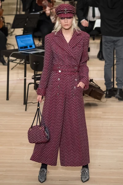 Look 44